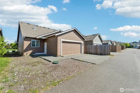18816 105th Lane E Puyallup WA 98374