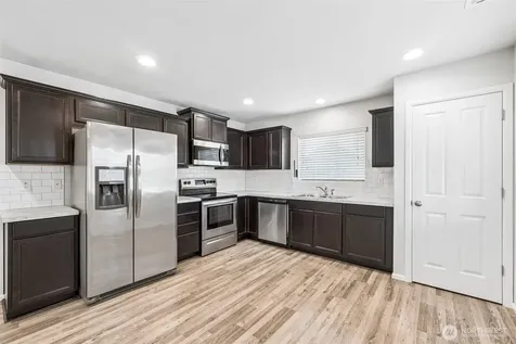 18816 105th Lane E Puyallup WA 98374