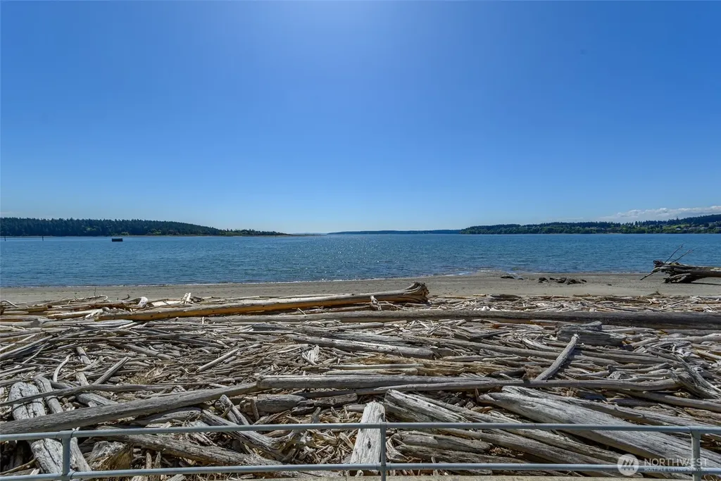 651 SE Bayshore Drive Oak Harbor WA 98277