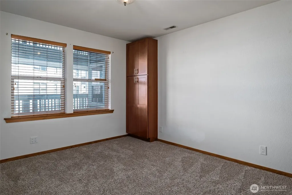 651 SE Bayshore Drive Oak Harbor WA 98277