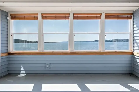651 SE Bayshore Drive Oak Harbor WA 98277