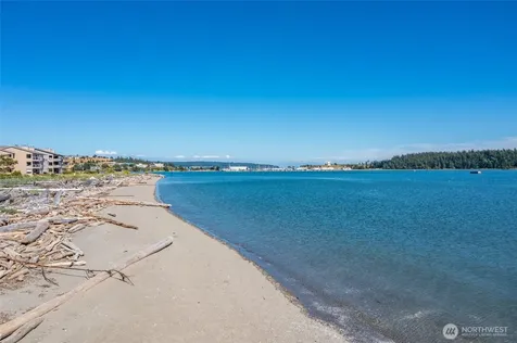 651 SE Bayshore Drive Oak Harbor WA 98277