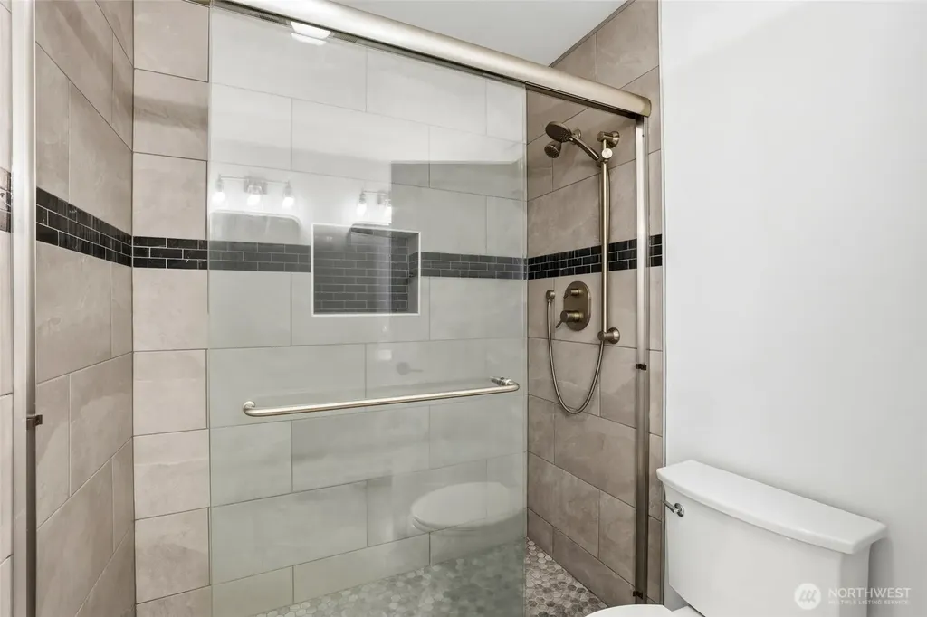 9815 178th Way SW Rochester WA 98579