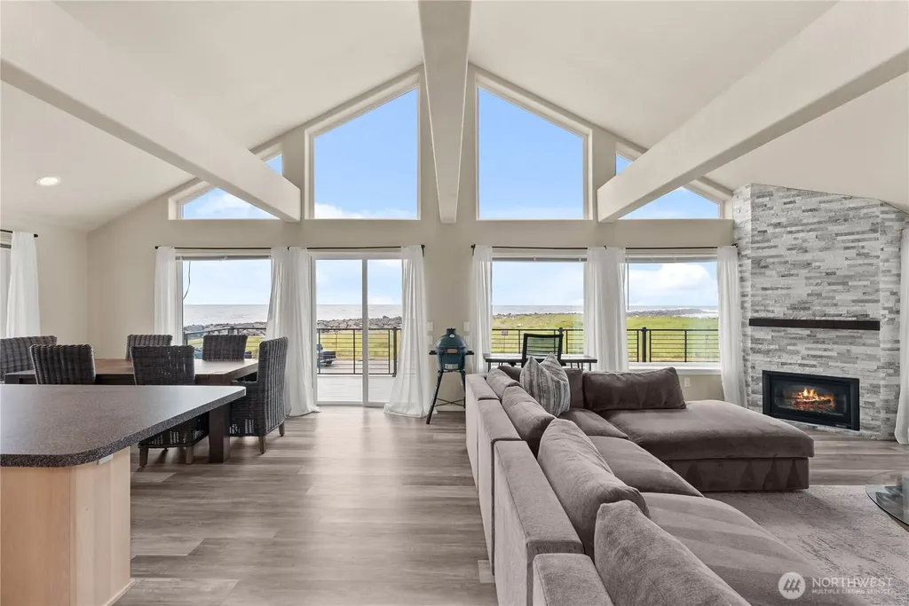 1593 E Ocean Shores Boulevard SW Ocean Shores WA 98569