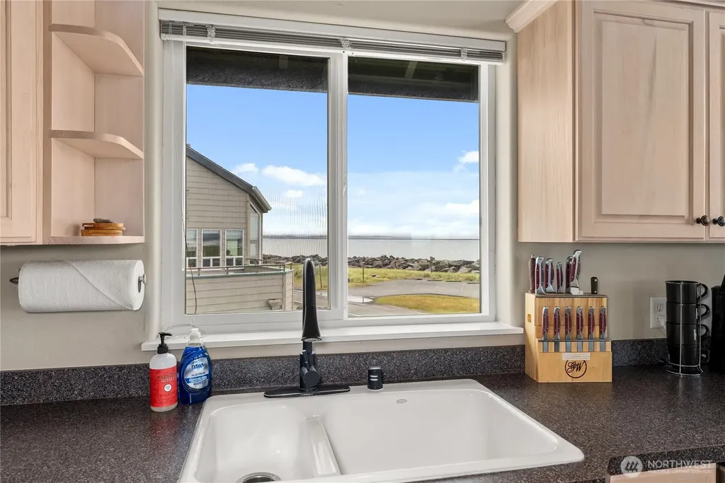 1593 E Ocean Shores Boulevard SW Ocean Shores WA 98569