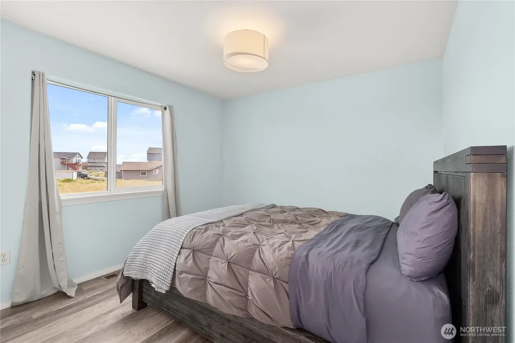 1593 E Ocean Shores Boulevard SW Ocean Shores WA 98569