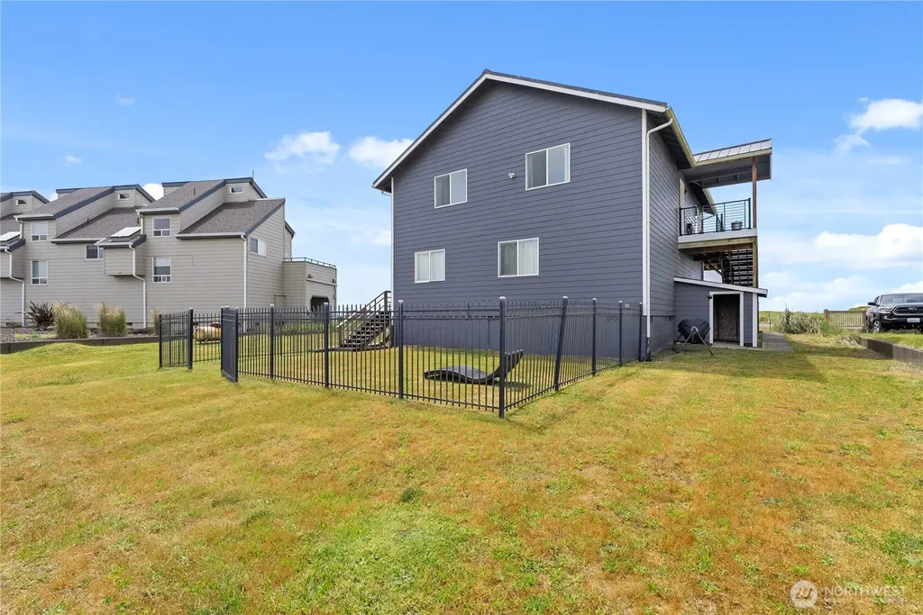1593 E Ocean Shores Boulevard SW Ocean Shores WA 98569