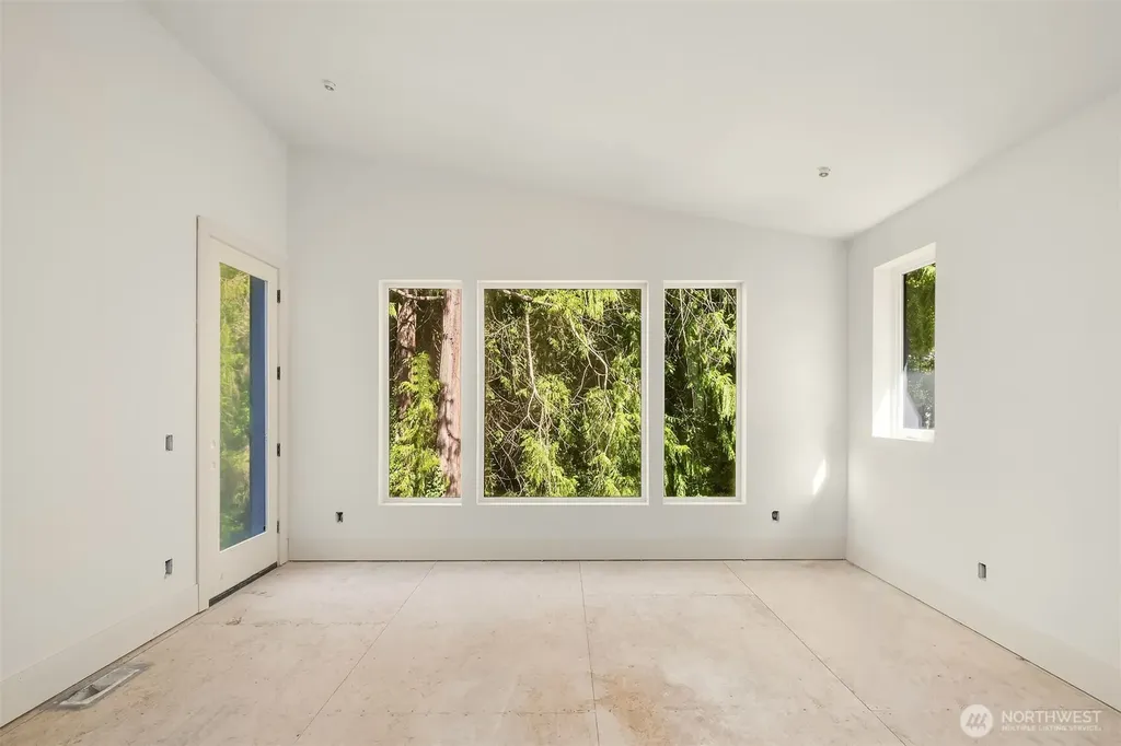 5222 Forest Avenue SE Mercer Island WA 98040