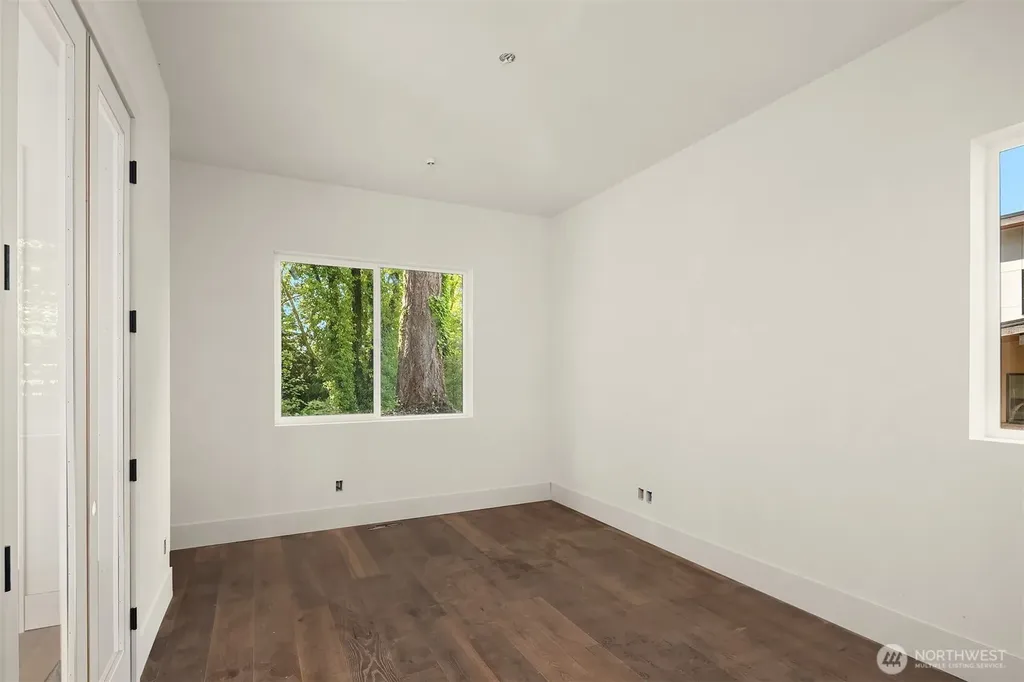 5222 Forest Avenue SE Mercer Island WA 98040
