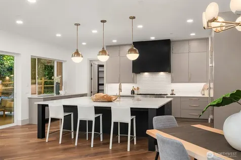 5222 Forest Avenue SE Mercer Island WA 98040