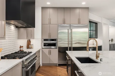 5222 Forest Avenue SE Mercer Island WA 98040