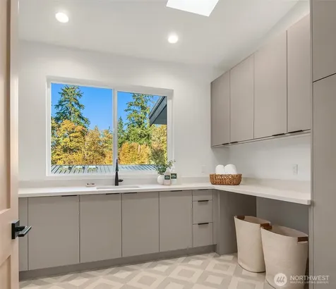 5222 Forest Avenue SE Mercer Island WA 98040