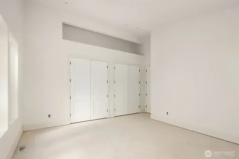 5222 Forest Avenue SE Mercer Island WA 98040