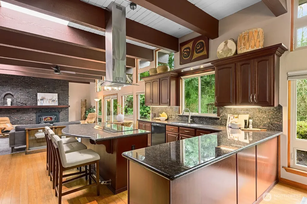 16 Cascade Key Bellevue WA 98006