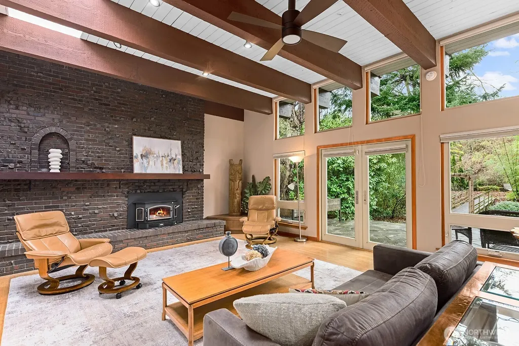 16 Cascade Key Bellevue WA 98006