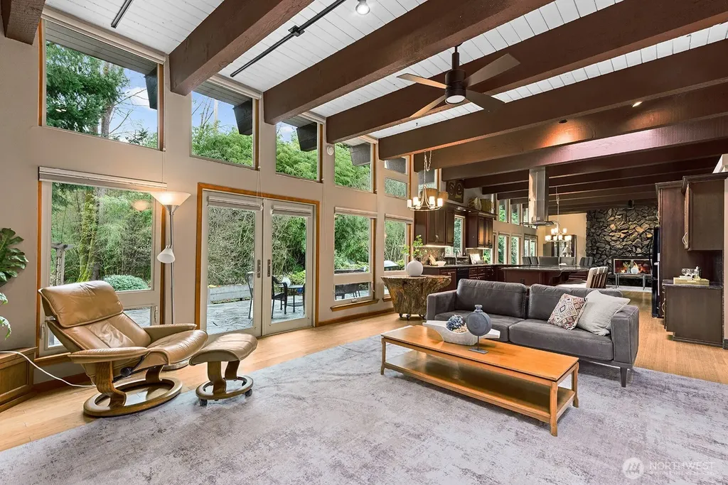 16 Cascade Key Bellevue WA 98006
