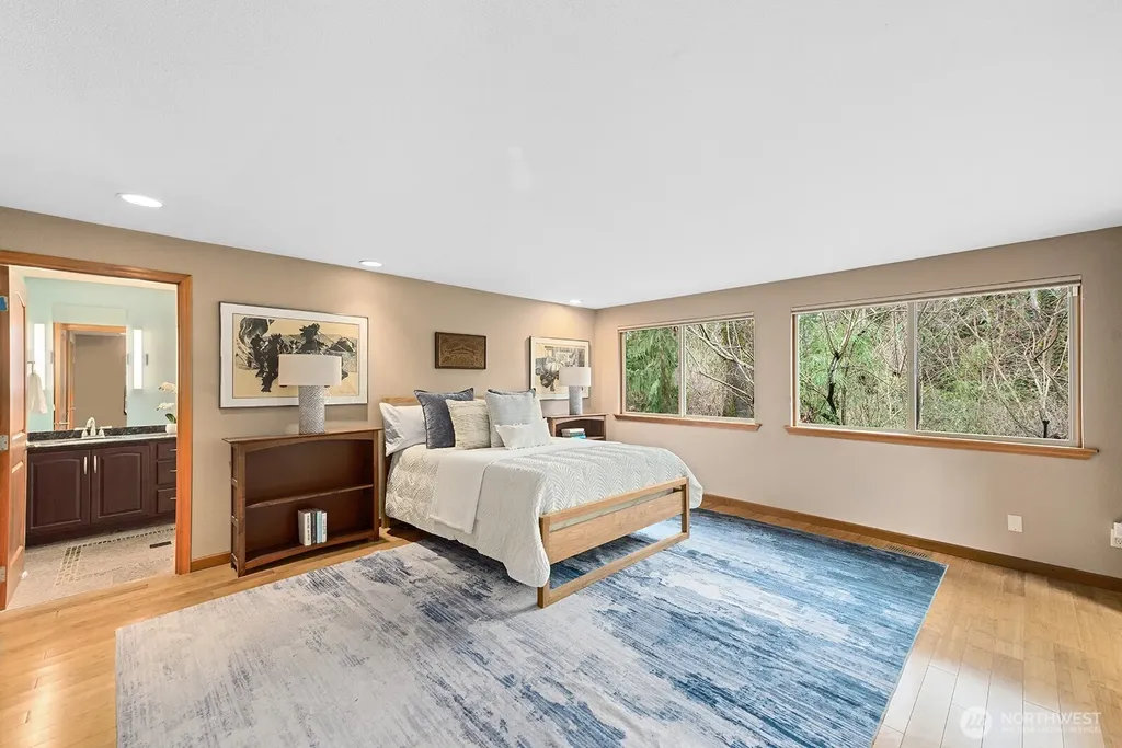 16 Cascade Key Bellevue WA 98006