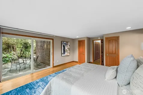 16 Cascade Key Bellevue WA 98006
