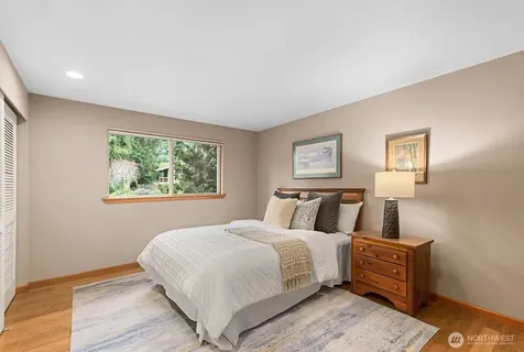 16 Cascade Key Bellevue WA 98006