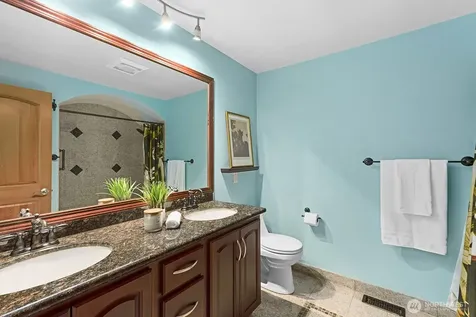 16 Cascade Key Bellevue WA 98006