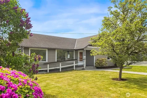 1628 Grove Street Marysville WA 98270