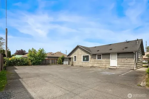 1628 Grove Street Marysville WA 98270