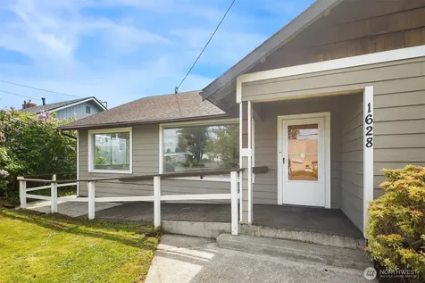 1628 Grove Street Marysville WA 98270