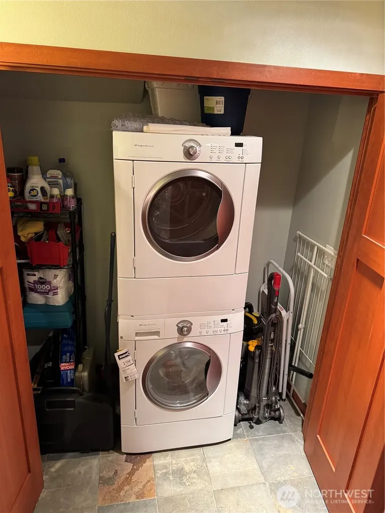 160 N Triton Head Drive Lilliwaup WA 98555
