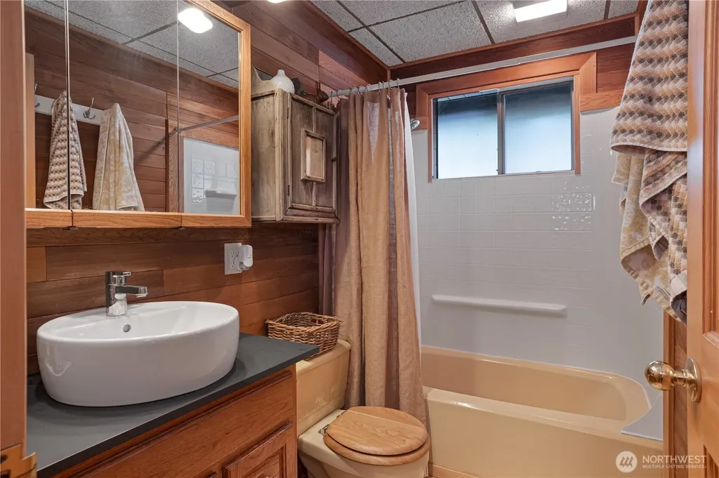 108 Herron Lane NW Lakebay WA 98349