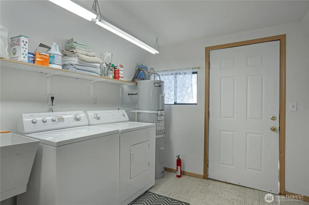 108 Herron Lane NW Lakebay WA 98349
