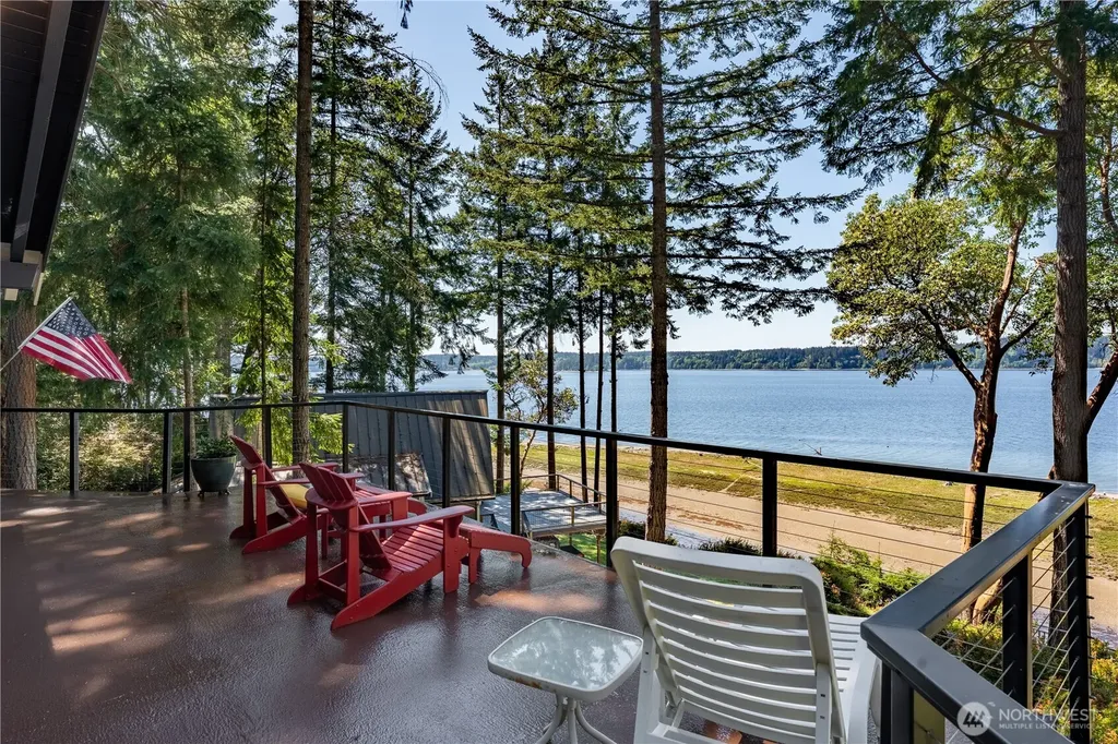 108 Herron Lane NW Lakebay WA 98349