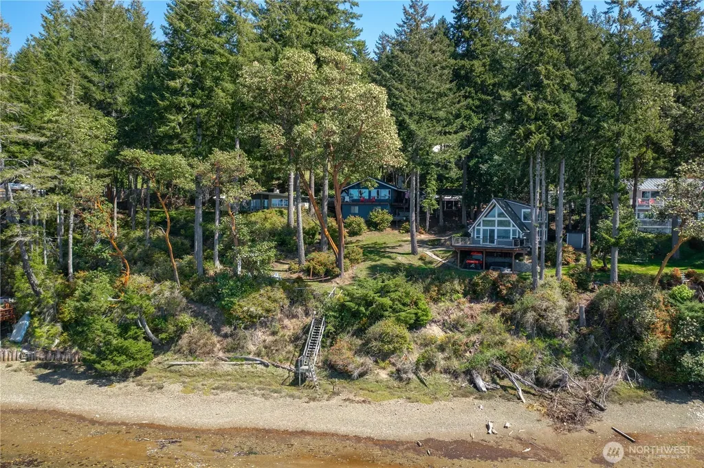 108 Herron Lane NW Lakebay WA 98349