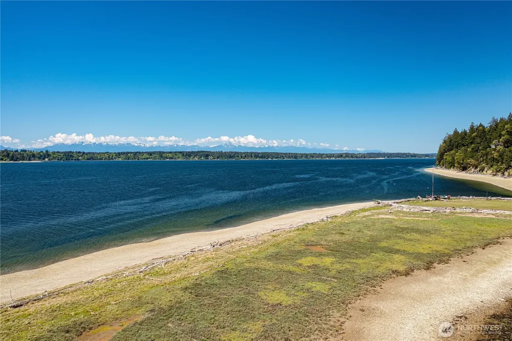 108 Herron Lane NW Lakebay WA 98349