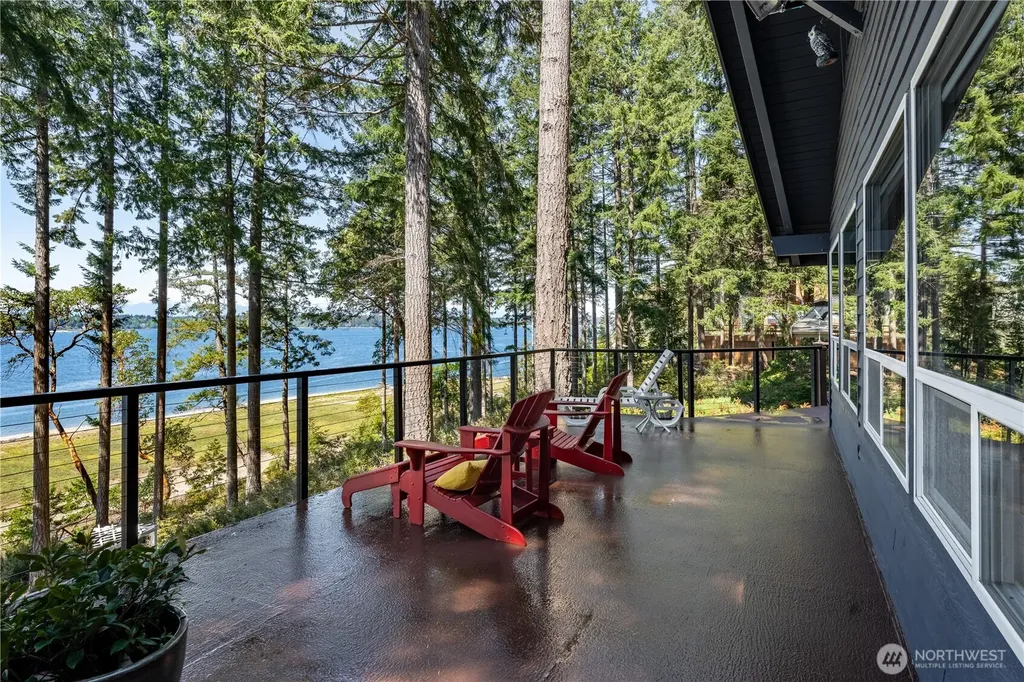 108 Herron Lane NW Lakebay WA 98349