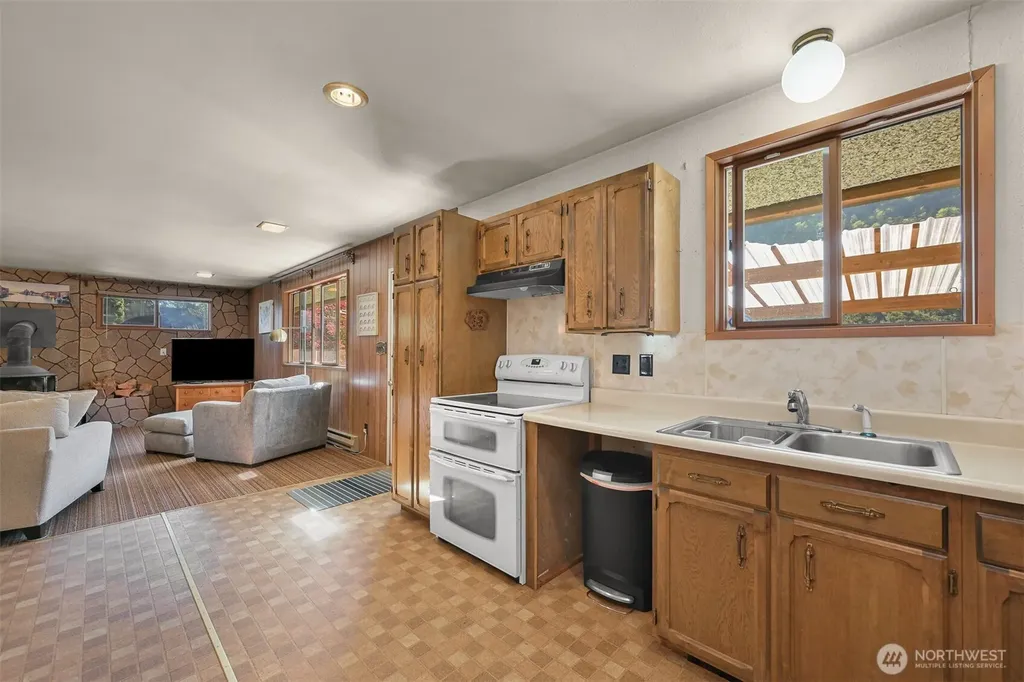 371 Lakeside Drive Sedro Woolley WA 98284