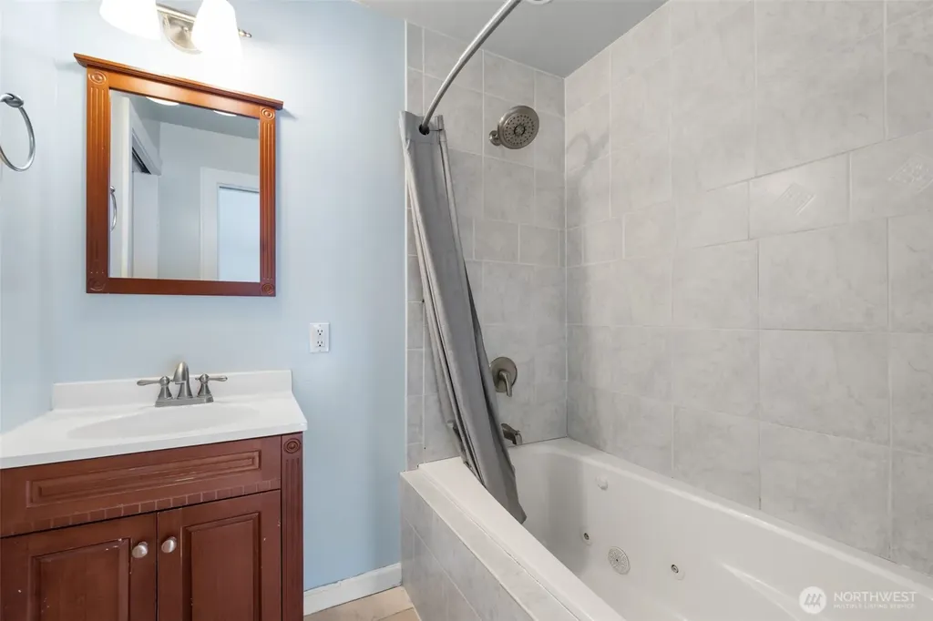 2595 Griffiths Lane SE Port Orchard WA 98366
