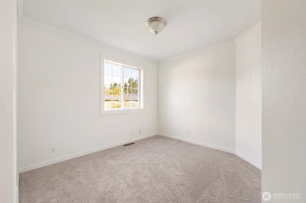 2595 Griffiths Lane SE Port Orchard WA 98366