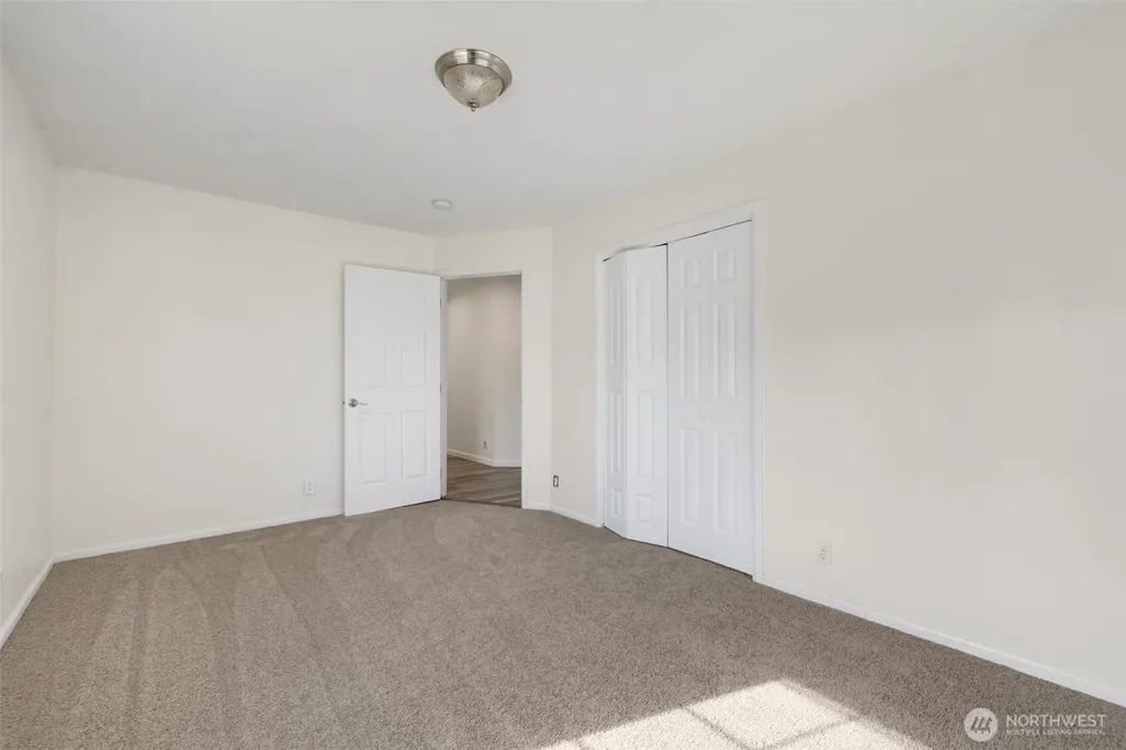 2595 Griffiths Lane SE Port Orchard WA 98366