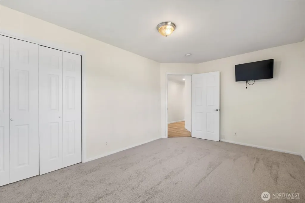 2595 Griffiths Lane SE Port Orchard WA 98366
