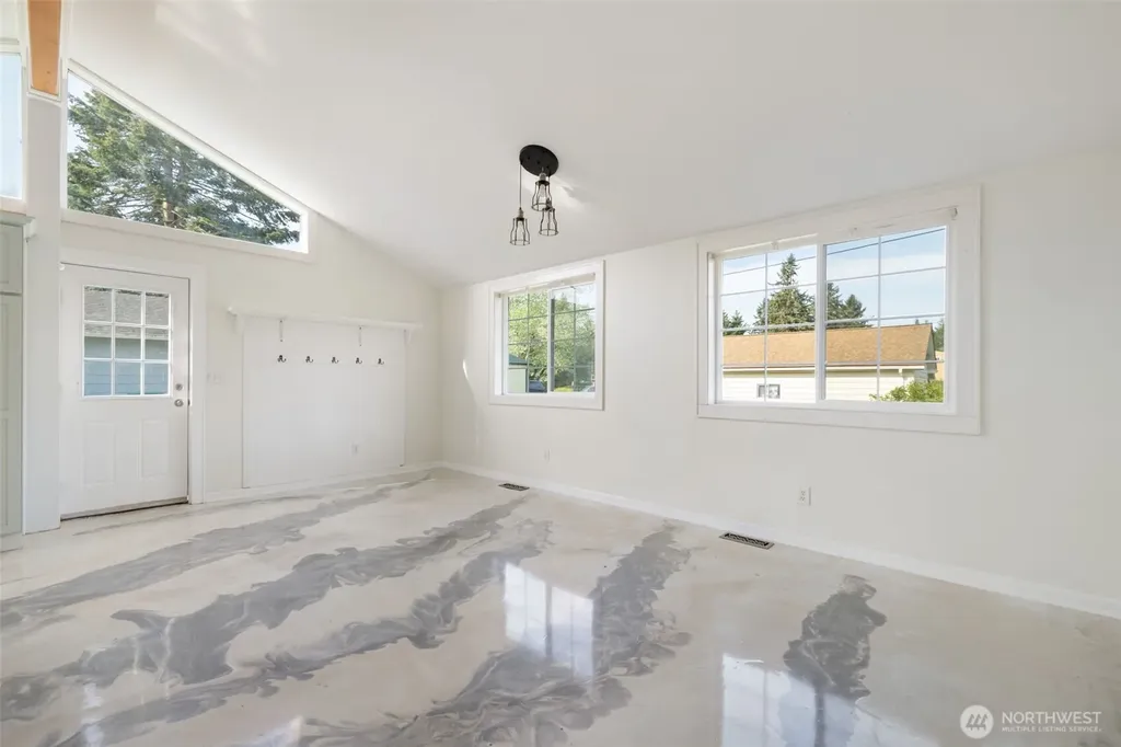 2595 Griffiths Lane SE Port Orchard WA 98366