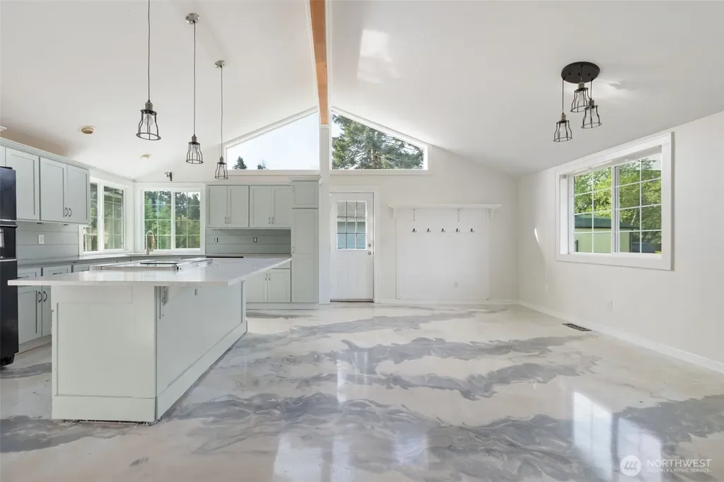 2595 Griffiths Lane SE Port Orchard WA 98366