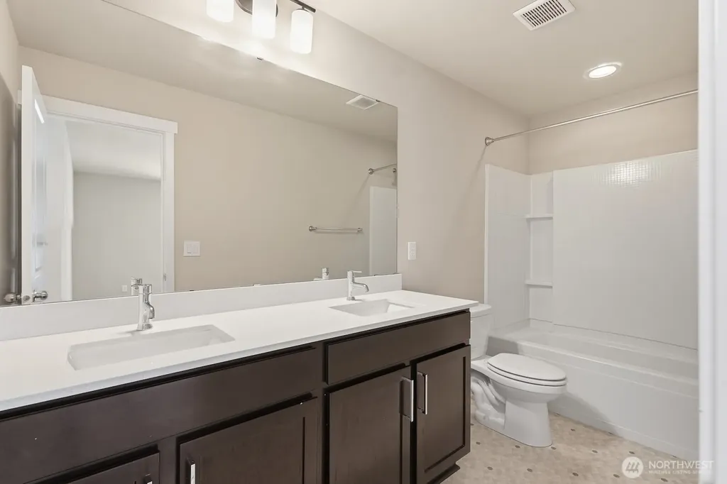 2466 NE Athlon Court Poulsbo WA 98370