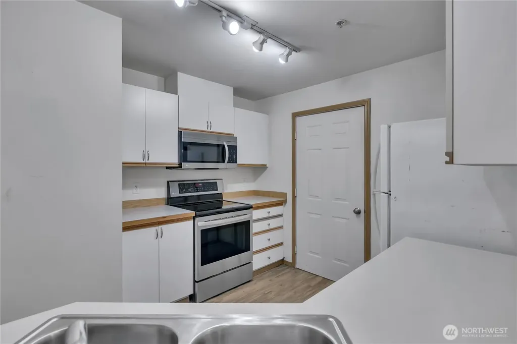 21917 42nd Avenue S Kent WA 98032