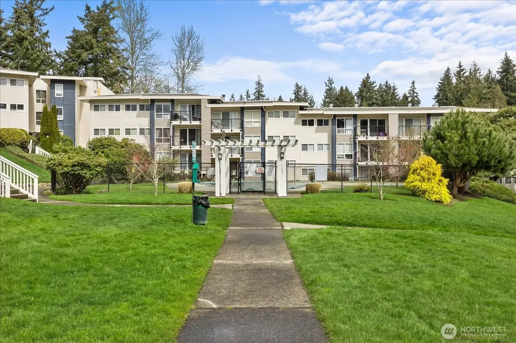 12631 NE 9th Place Bellevue WA 98005