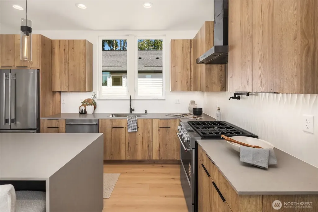7332 25th Avenue NW Seattle WA 98117