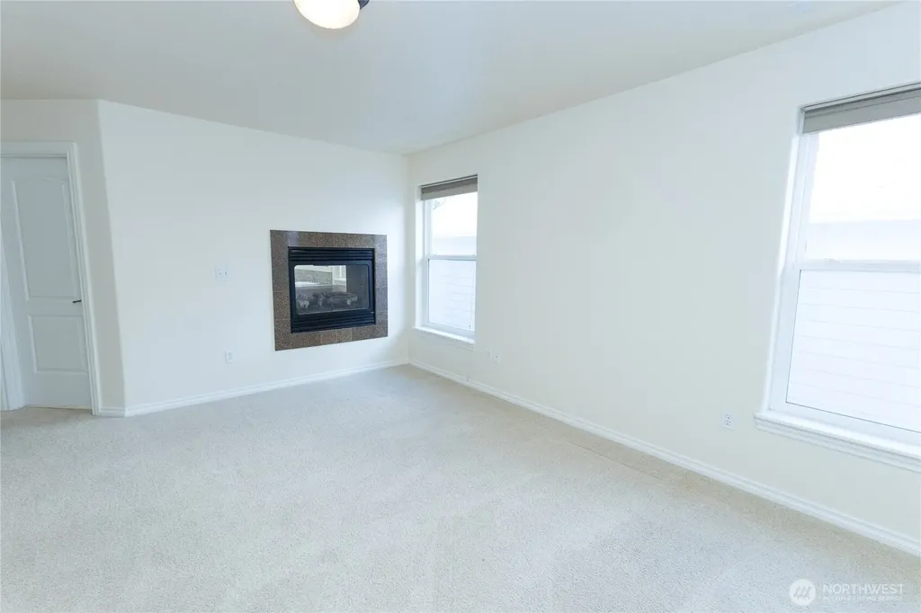 11816 240th Place Kent WA 98030