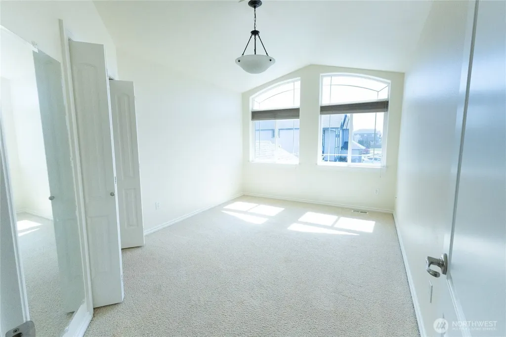 11816 240th Place Kent WA 98030