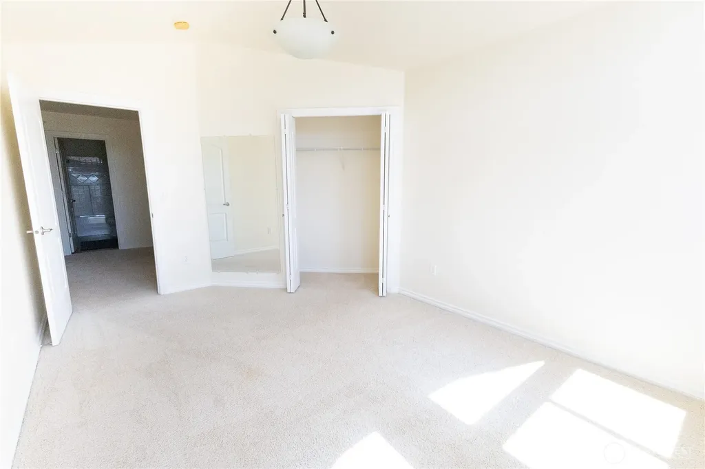 11816 240th Place Kent WA 98030
