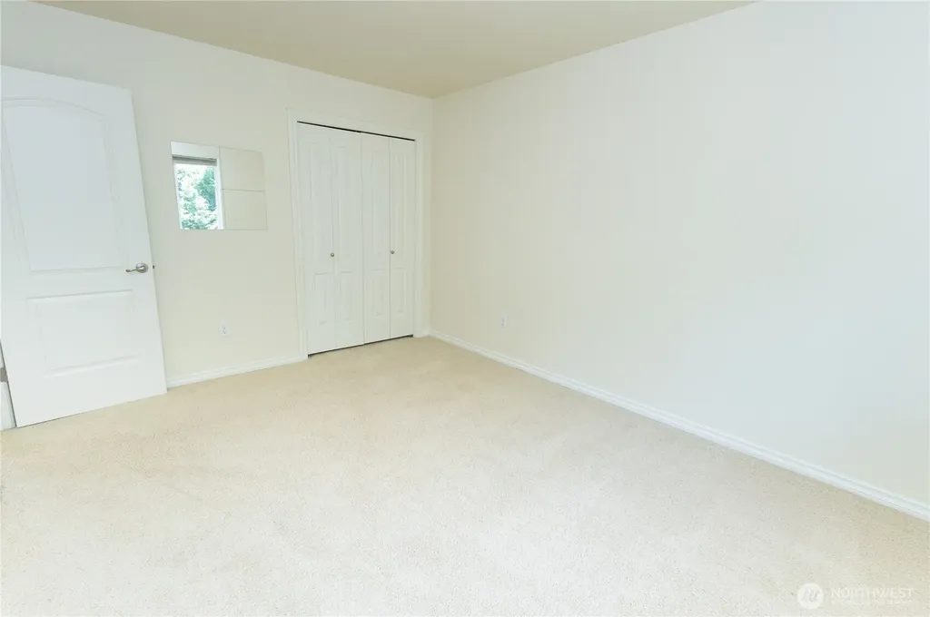 11816 240th Place Kent WA 98030