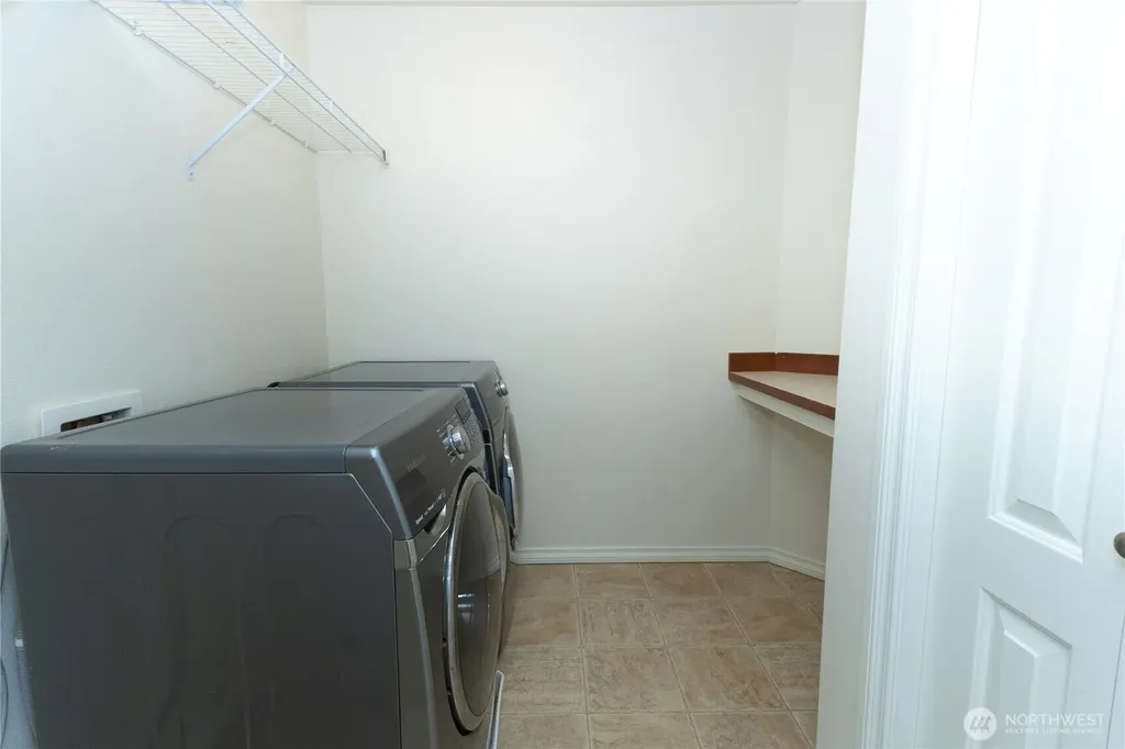 11816 240th Place Kent WA 98030